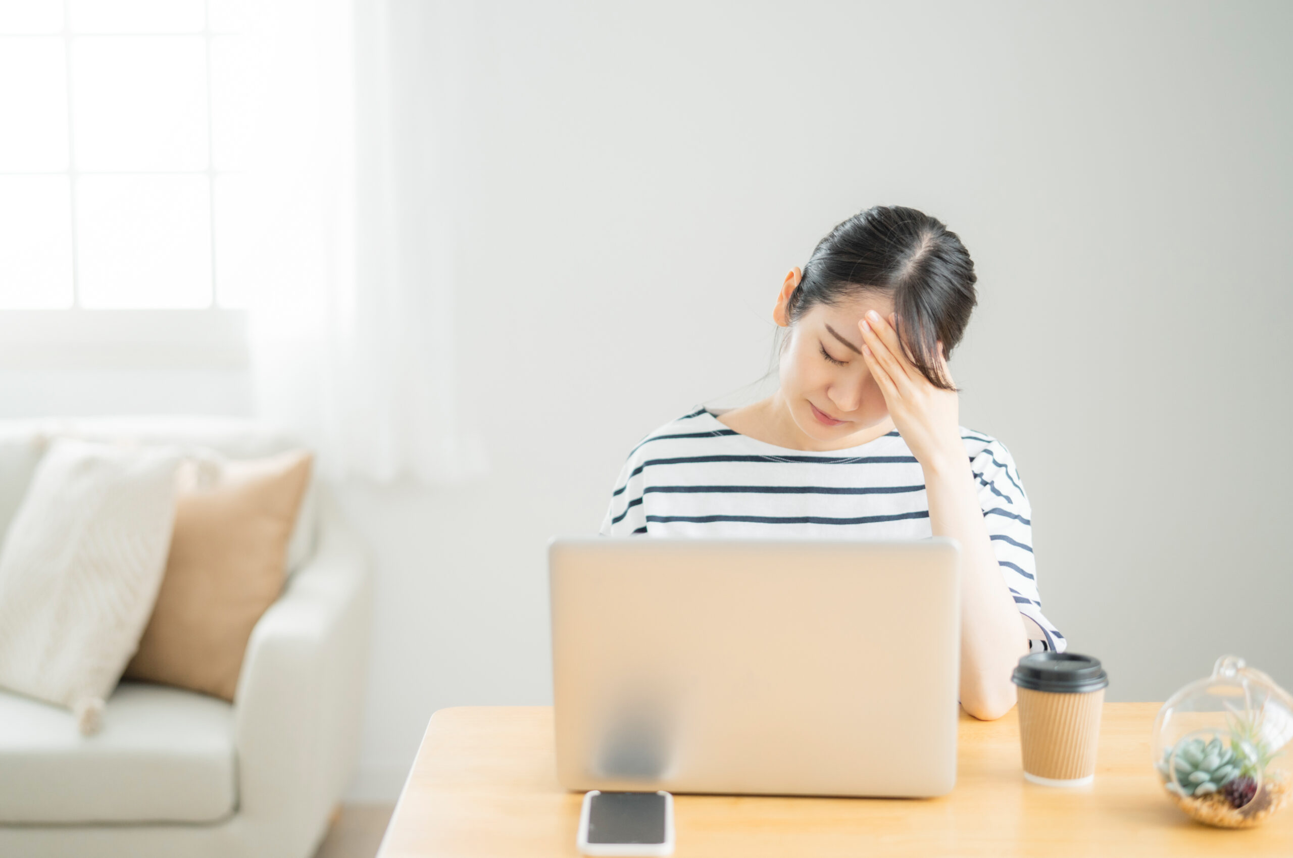 市販薬では改善しにくい慢性的な頭痛